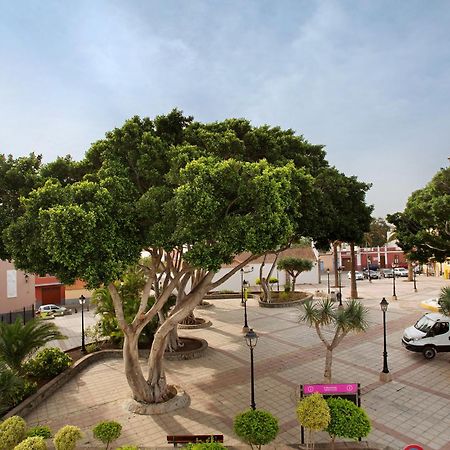 Casa Plaza San Nicolas De Bari Sardina 외부 사진