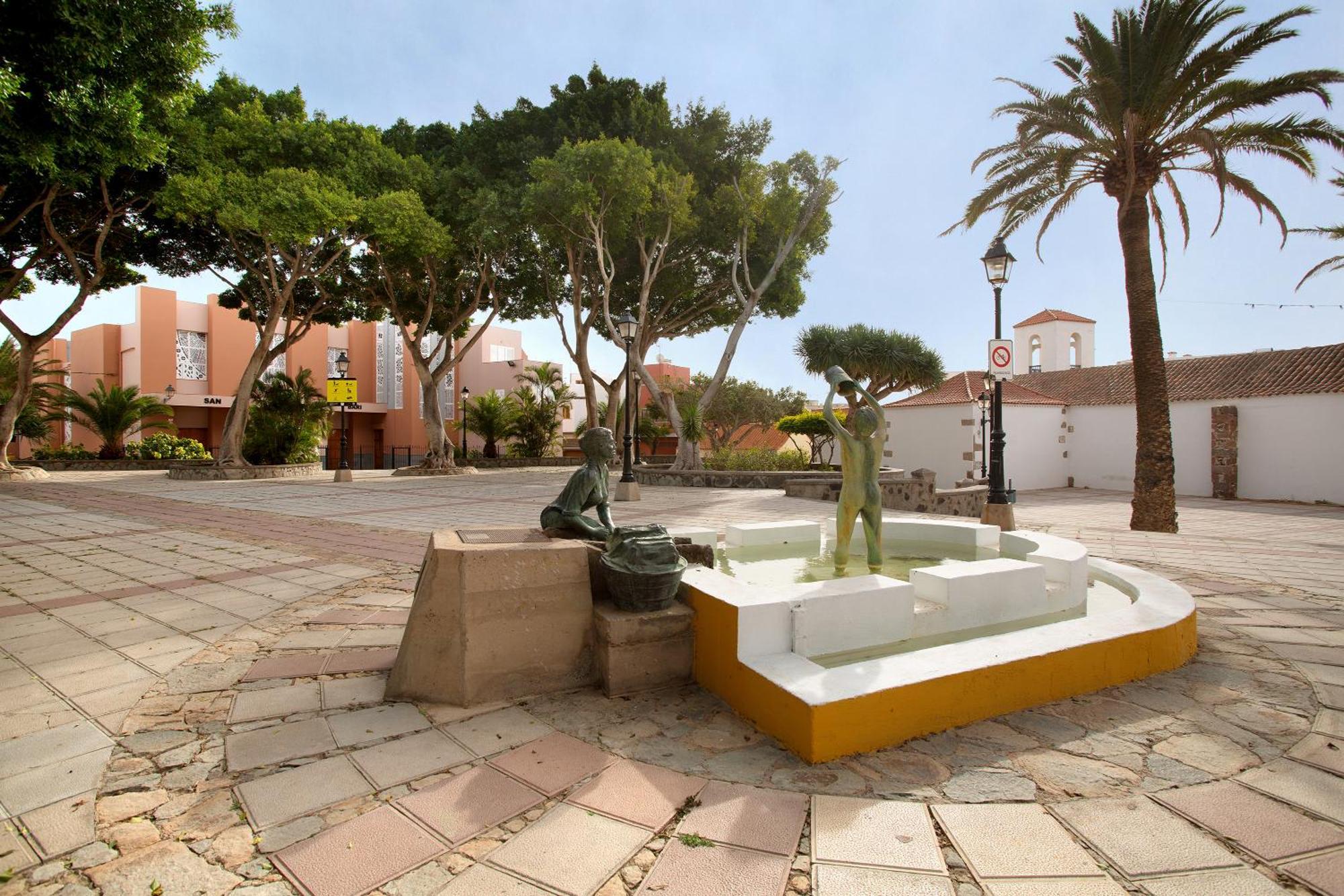 Casa Plaza San Nicolas De Bari Sardina 외부 사진