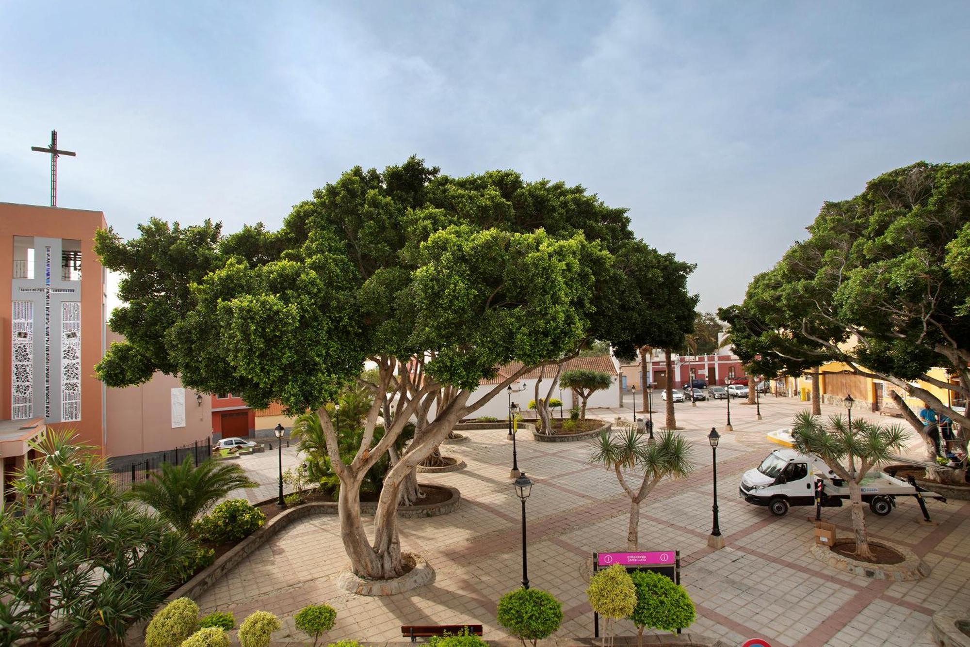 Casa Plaza San Nicolas De Bari Sardina 외부 사진